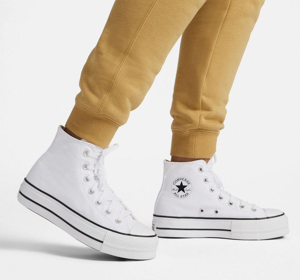 Converse Go-To Embroidered Star Chevron Standard-Fit Fleece Sweatpant