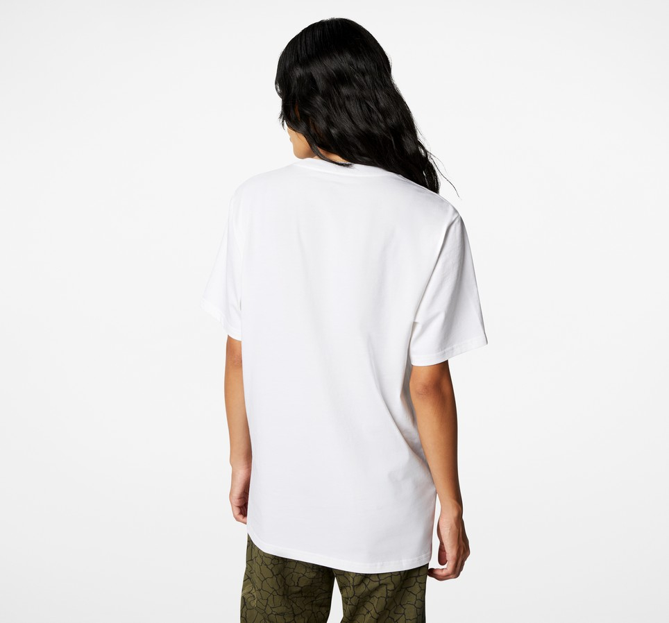 Converse Go-To All Star Patch Standard-Fit T-Shirt Unisex T-Shirt.