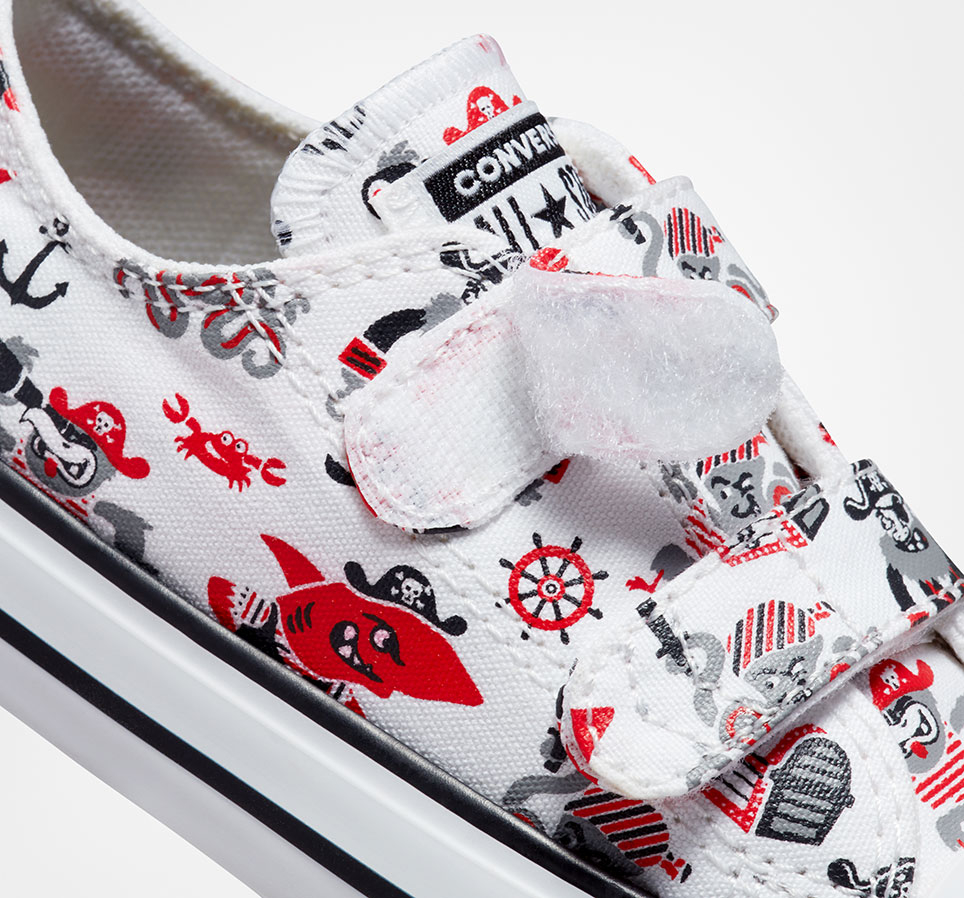 Chuck Taylor All Star 2V Pirates