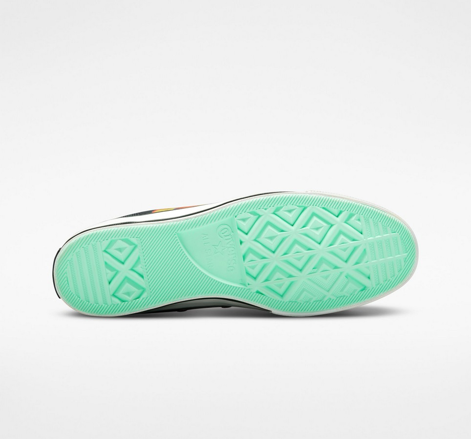 Chuck 70 Outdoor Rave