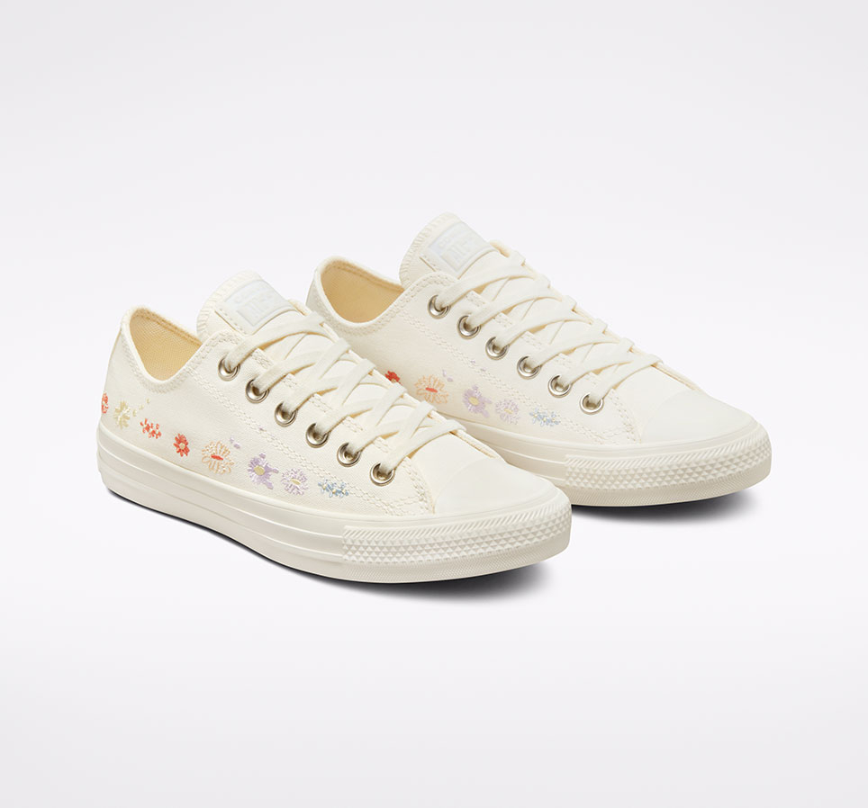 Chuck Taylor All Star Embroidered Floral