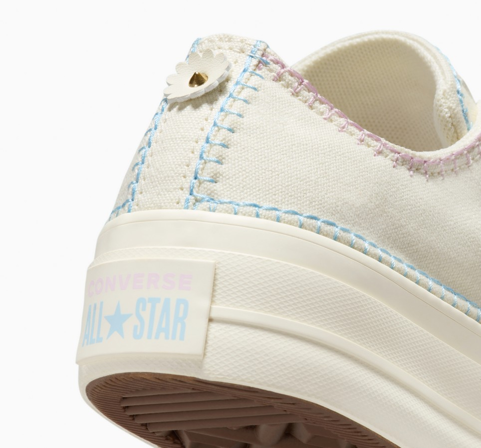 Chuck Taylor All Star Lift Platform Crafted Stitching