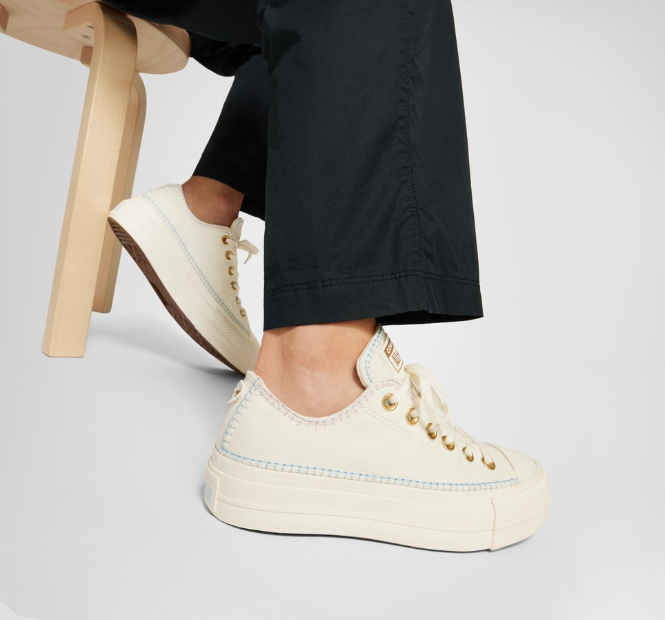Chuck Taylor All Star Lift Platform Crafted Stitching