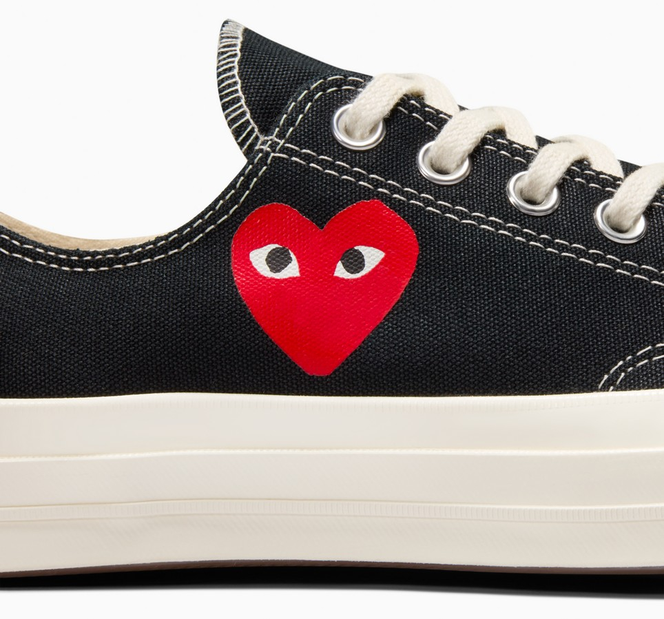 PLAY Comme des Garçons Single Heart Chuck 70
