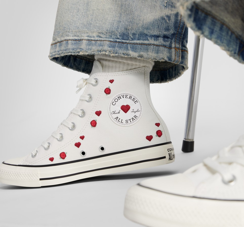 Chuck Taylor All Star Roses