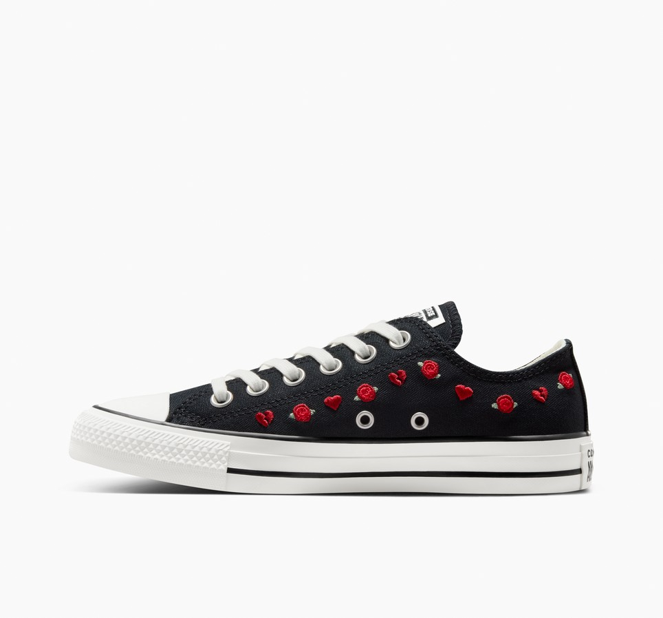 Chuck Taylor All Star Roses