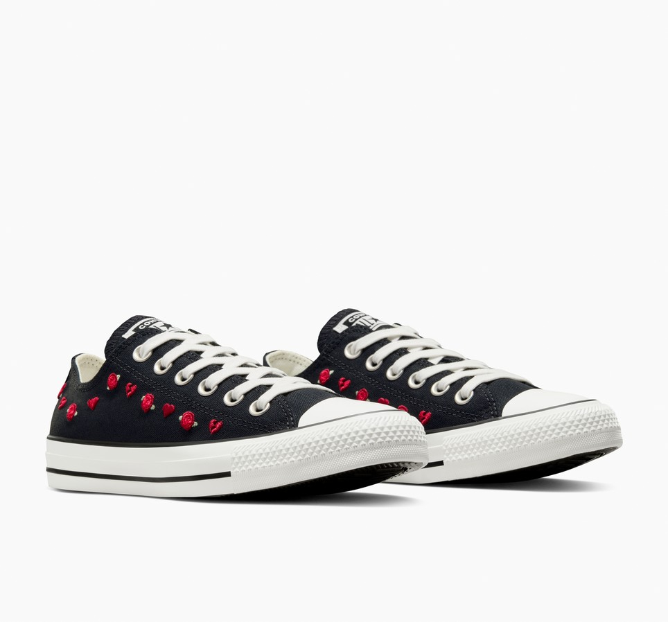 Chuck Taylor All Star Roses