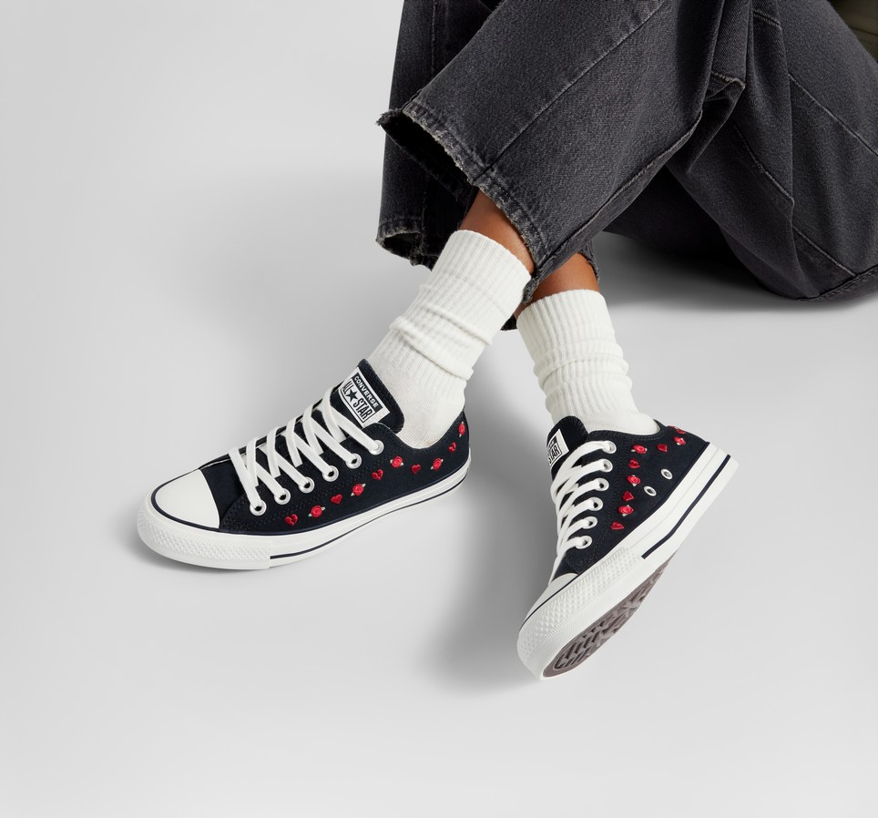 Chuck Taylor All Star Roses