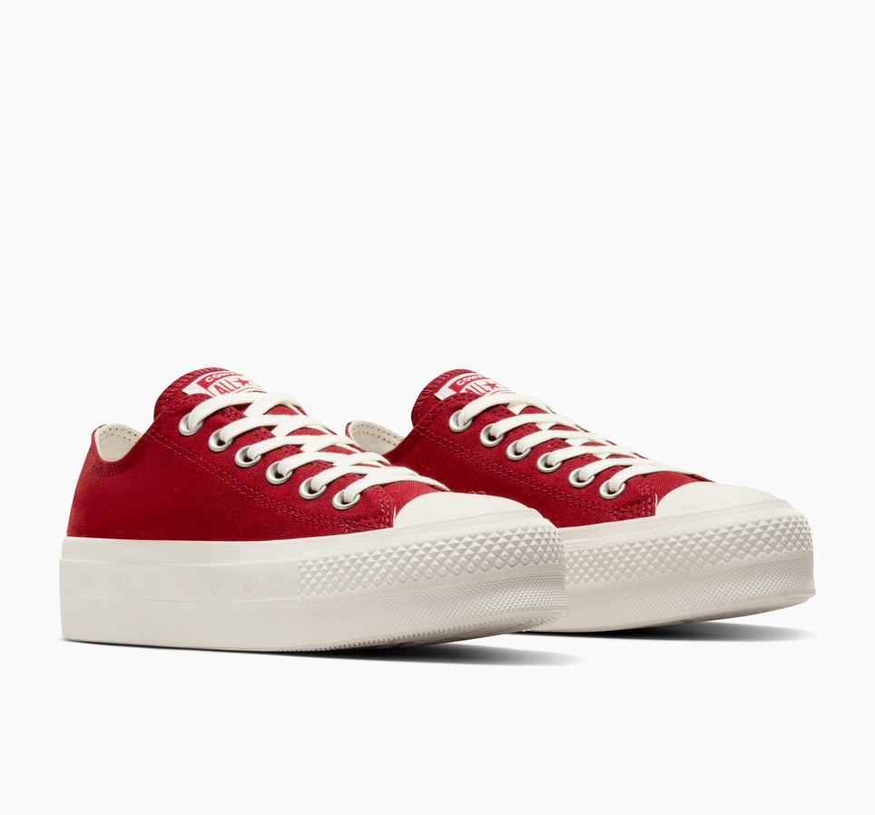 Chuck Taylor All Star Lift Platform Hearts