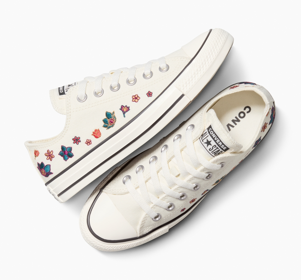 Chuck Taylor All Star Flowers