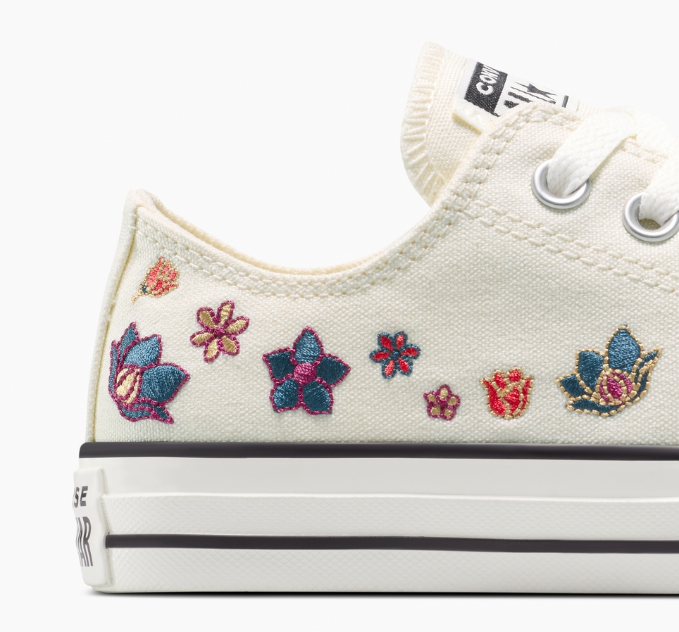 Chuck Taylor All Star Flowers