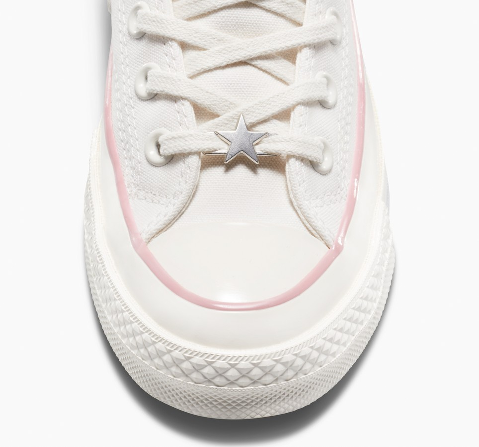 Chuck 70 Celestial