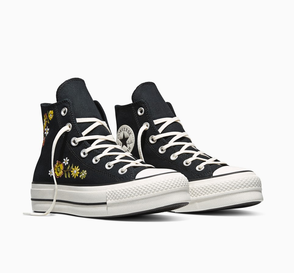 Chuck Taylor All Star Lift Embroidered Flowers