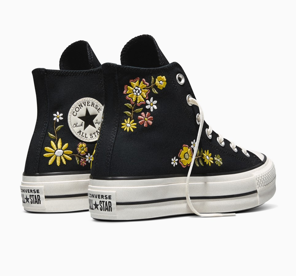 Chuck Taylor All Star Lift Embroidered Flowers