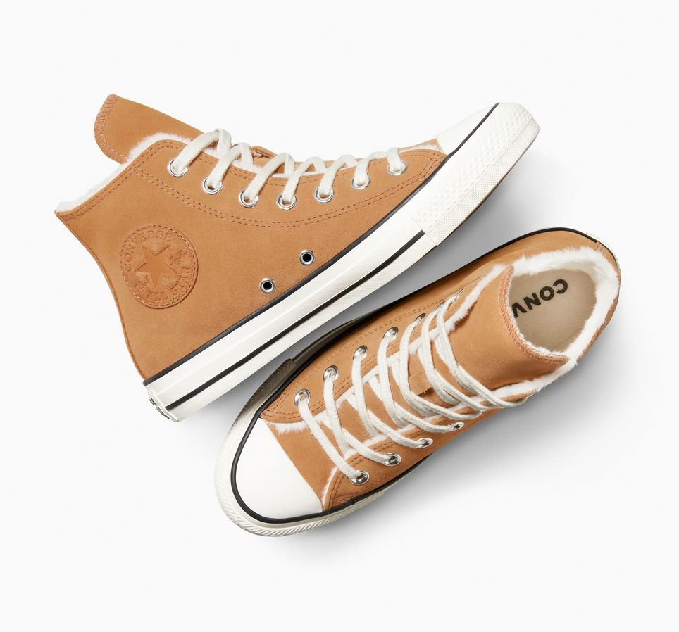 Chuck Taylor All Star Cozy Suede