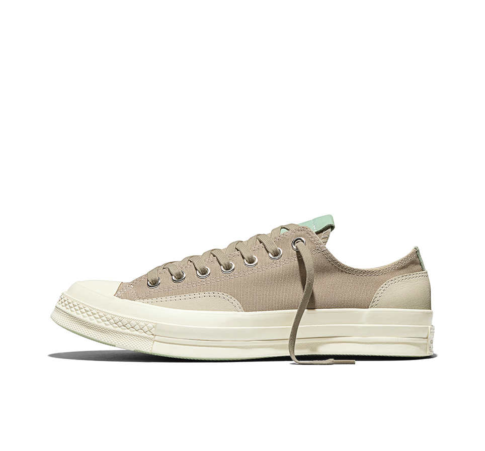 Chuck 70 Stars