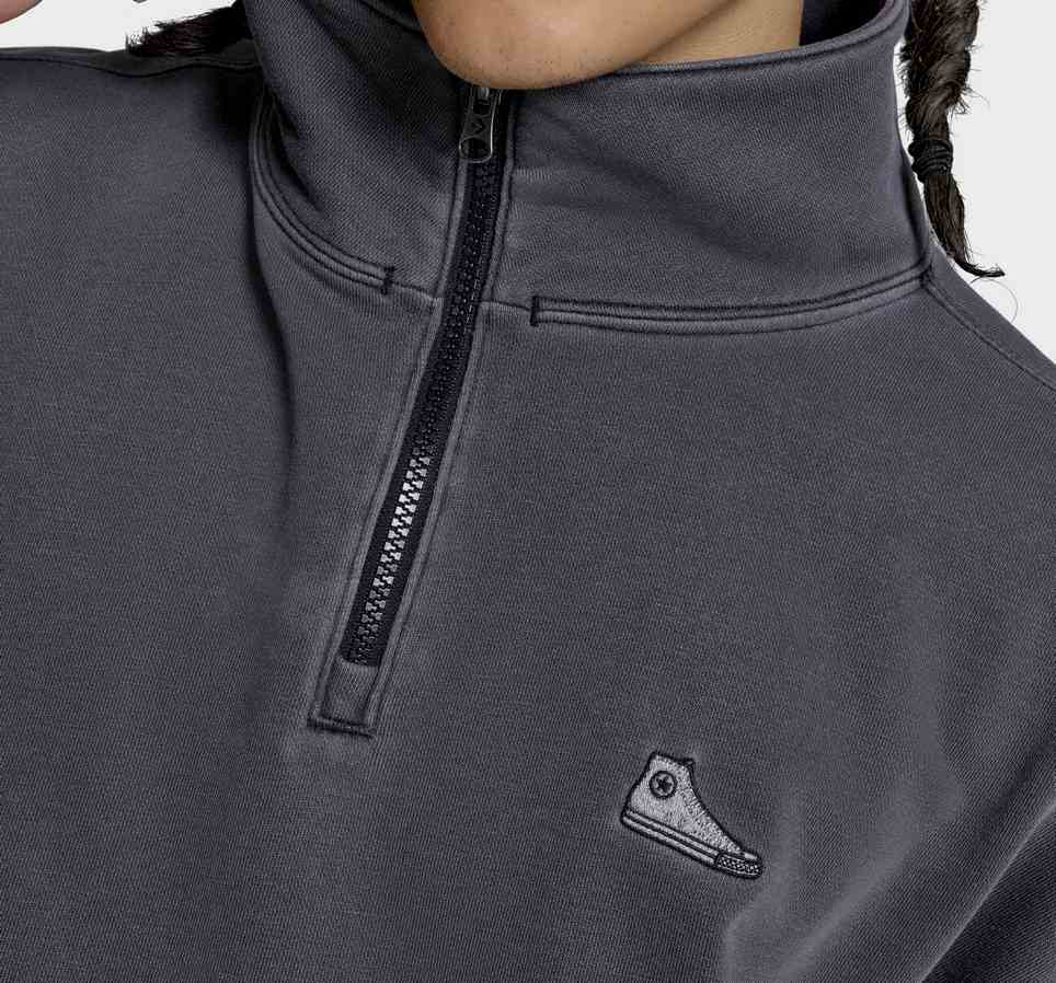 Loose-Fit Sneaker Patch Half-Zip