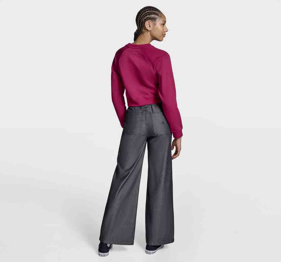 Star Chevron Cropped Crew Neck