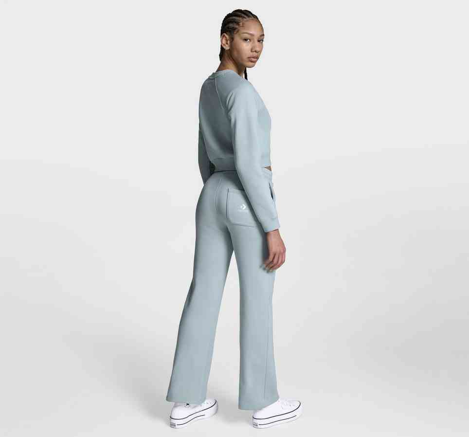 Star Chevron Cropped Crew Neck