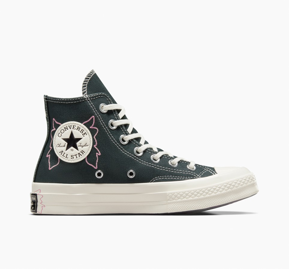 Chuck 70 Enchanted Garden