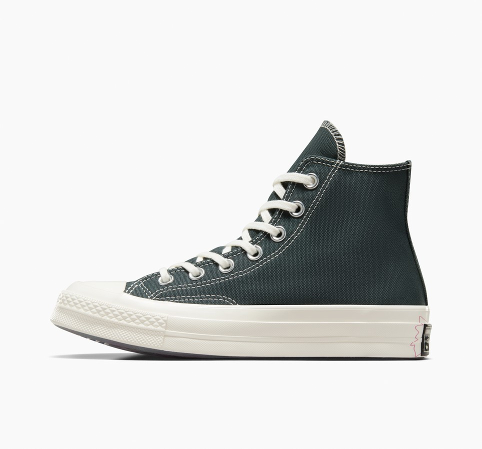 Chuck 70 Enchanted Garden