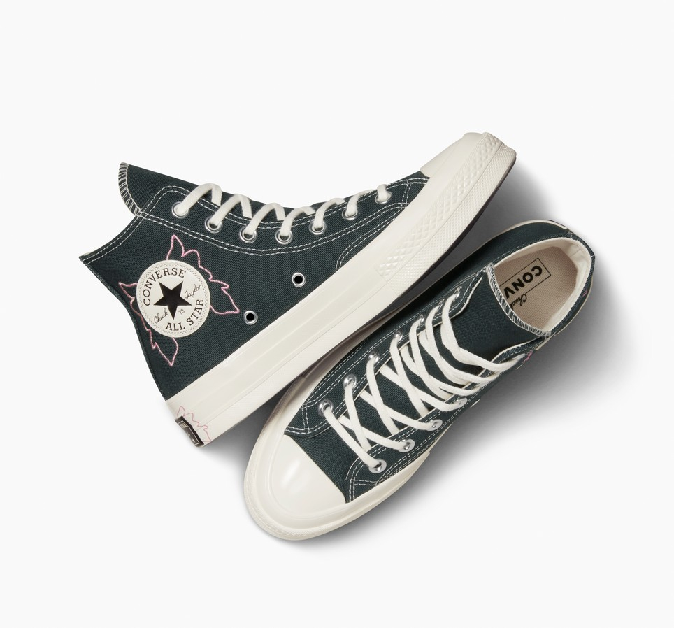 Chuck 70 Enchanted Garden