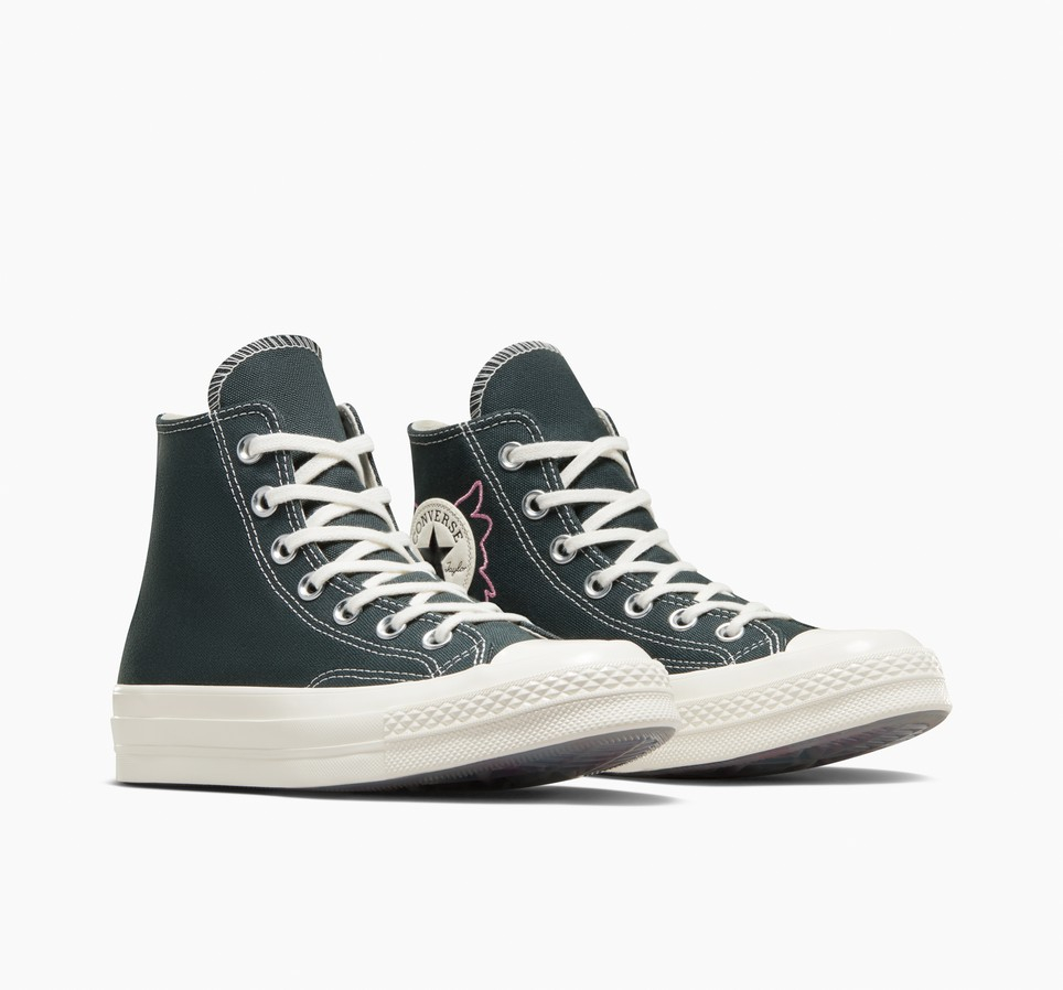Chuck 70 Enchanted Garden