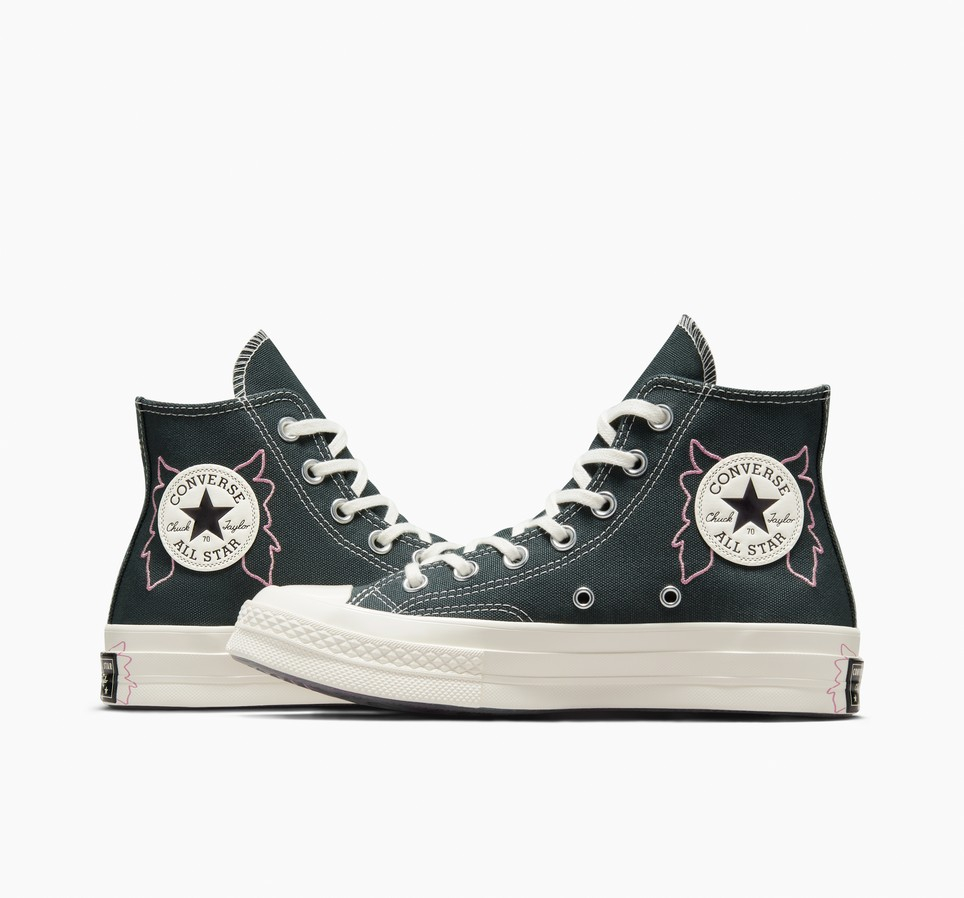 Chuck 70 Enchanted Garden