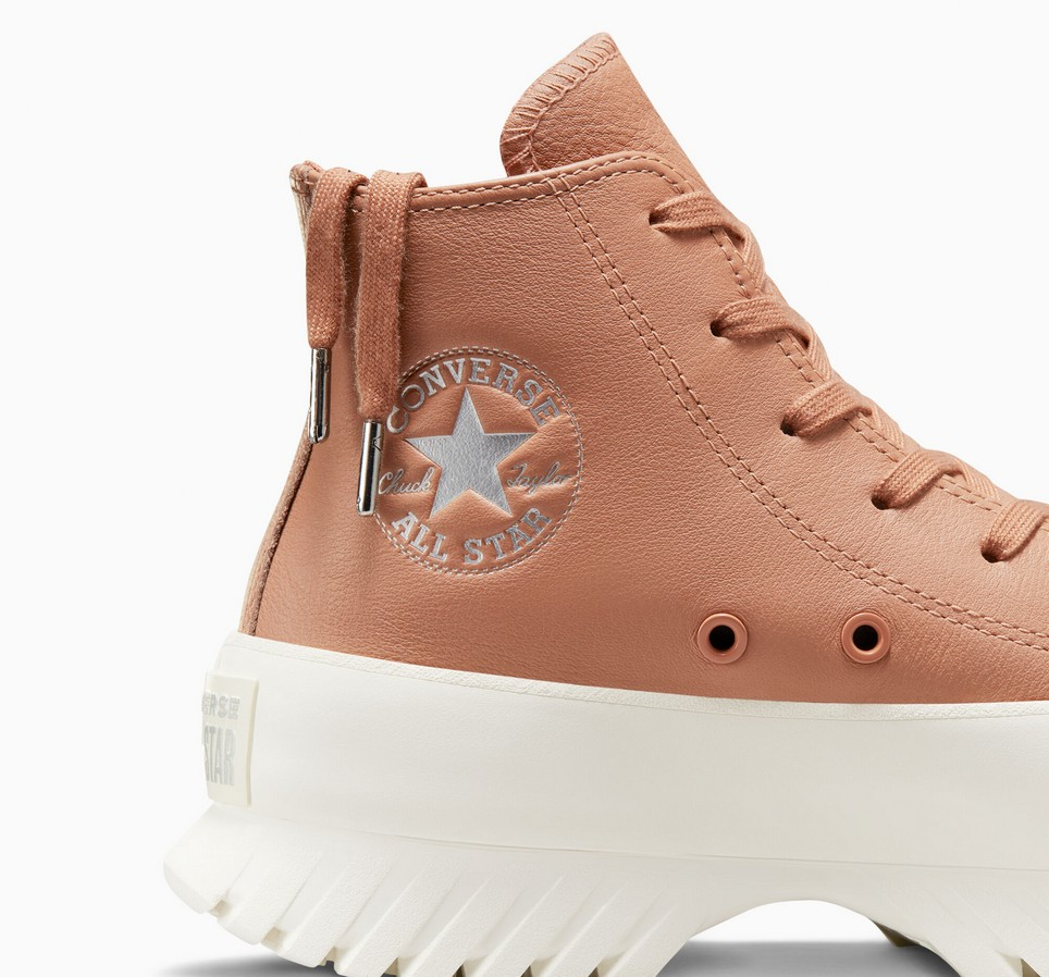 Chuck Taylor All Star Lugged 2.0 Leather