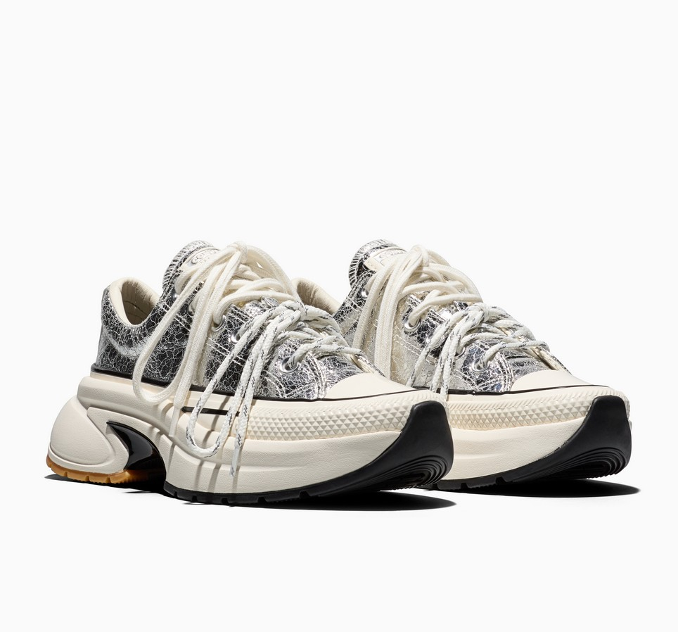 Run Star Crush Distressed Patent