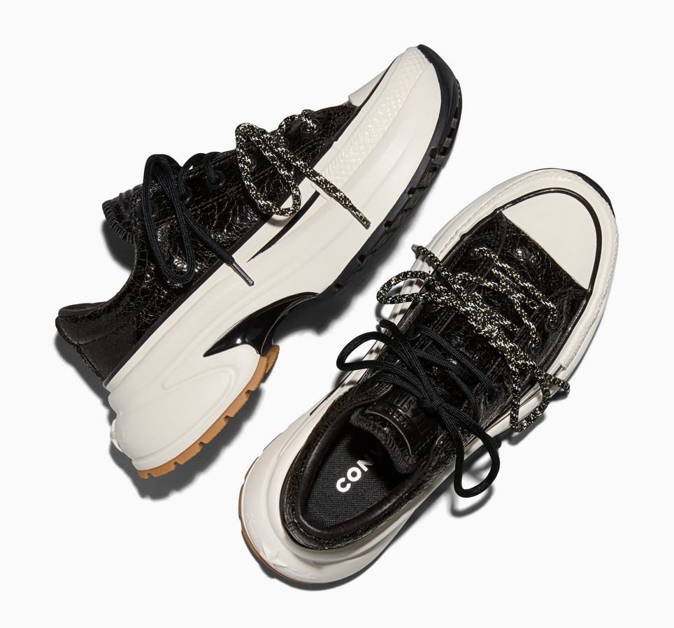 Run Star Crush Distressed Patent